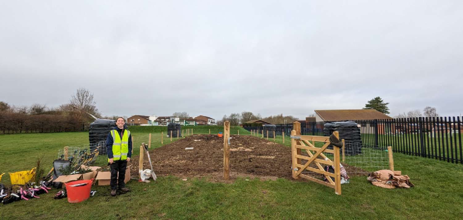 Tiny Forest planting day at Ashbourne End, Walton Court February 2024 (Photo Credit: Earthwatch Europe)