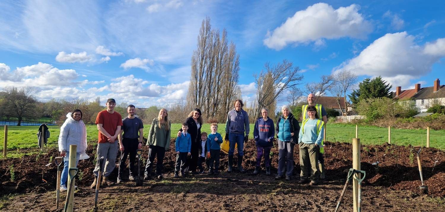 March 2024: Tiny Forest Planting Day Chinbrook (Photo Credit: Earthwatch Europe)