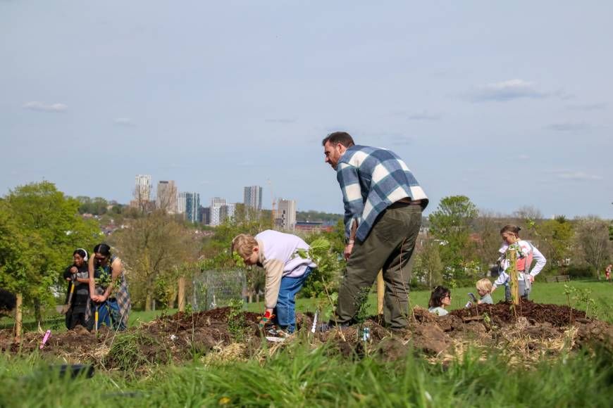 Planting Day at Blythe Hill Fields Tiny Forest (Photo Credit: Earthwatch Europe)