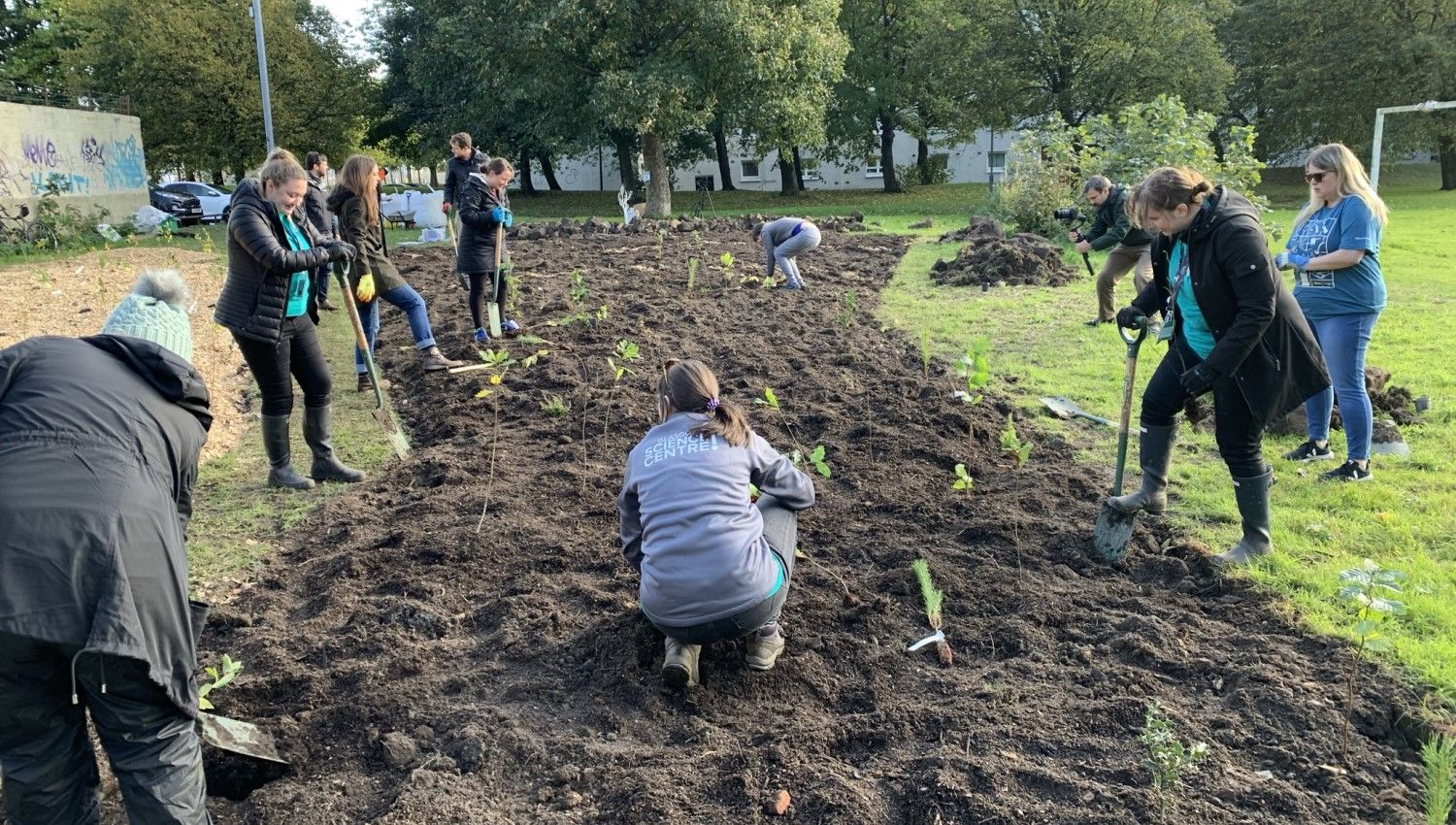 October 2021: Starting to plant the first saplings (Photo credit Earthwatch Europe)