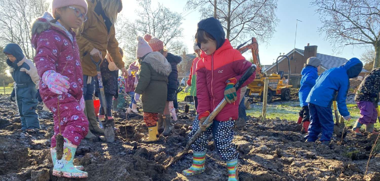 Tiny Forest Planting Day (Credit: Earthwatch Europe)