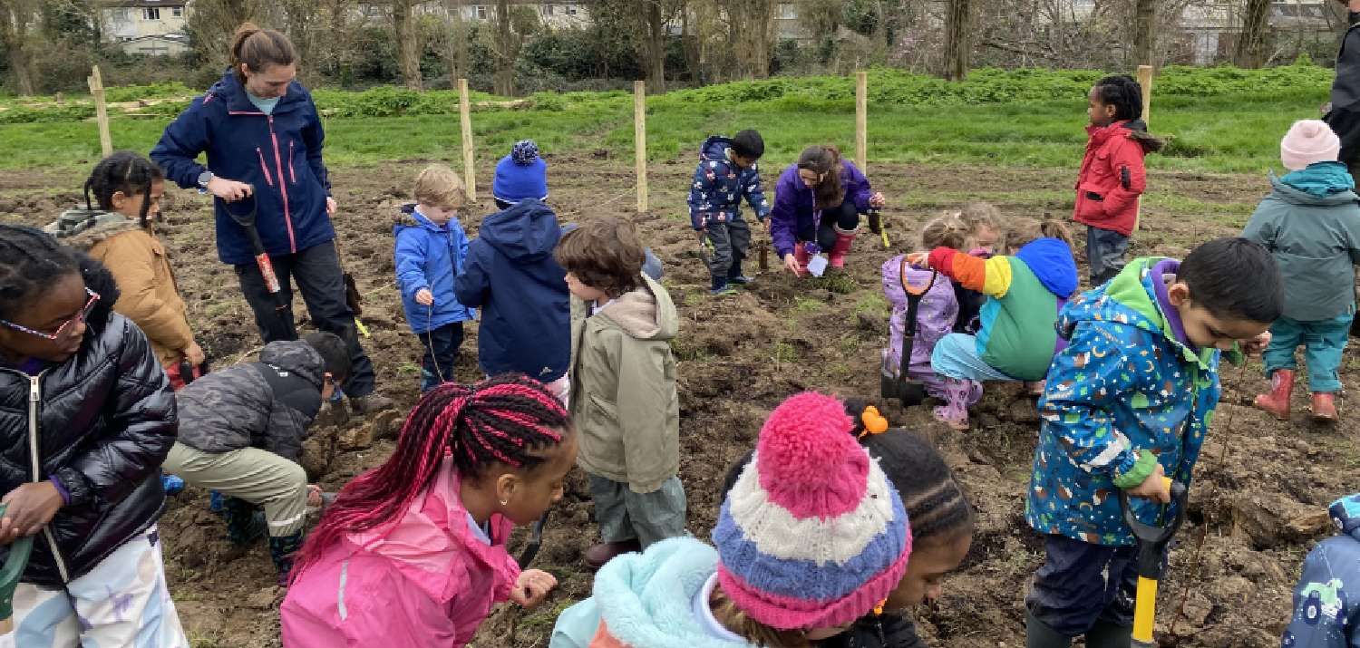 Hard work on the Tiny Forest Planting day at the Forster Memorial Park March 2024 (Photo Credit: Earthwatch Europe)